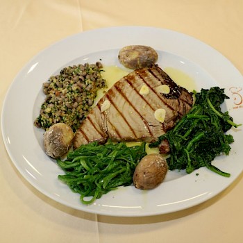 Bife de Atum à Lagareiro